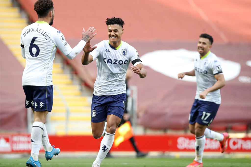 The Reds yang terus menggempur Villa justru kebobolan dua menit jelang turun minum ketika Ollie Watkins berhasil melepaskan diri dari kawalan Ozan Kabak dan kemudian melepaskan tembakan yang tidak terlalu keras, tapi gagal diantisipasi oleh kiper Alisson Becker.