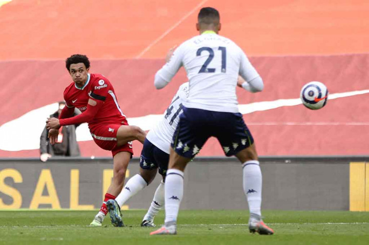 Kedua tim terus bermain terbuka hingga akhirnya, Liverpool mampu mengunci kemenangan pada menit pertama injury time lewat gol indah Alexander-Arnold.