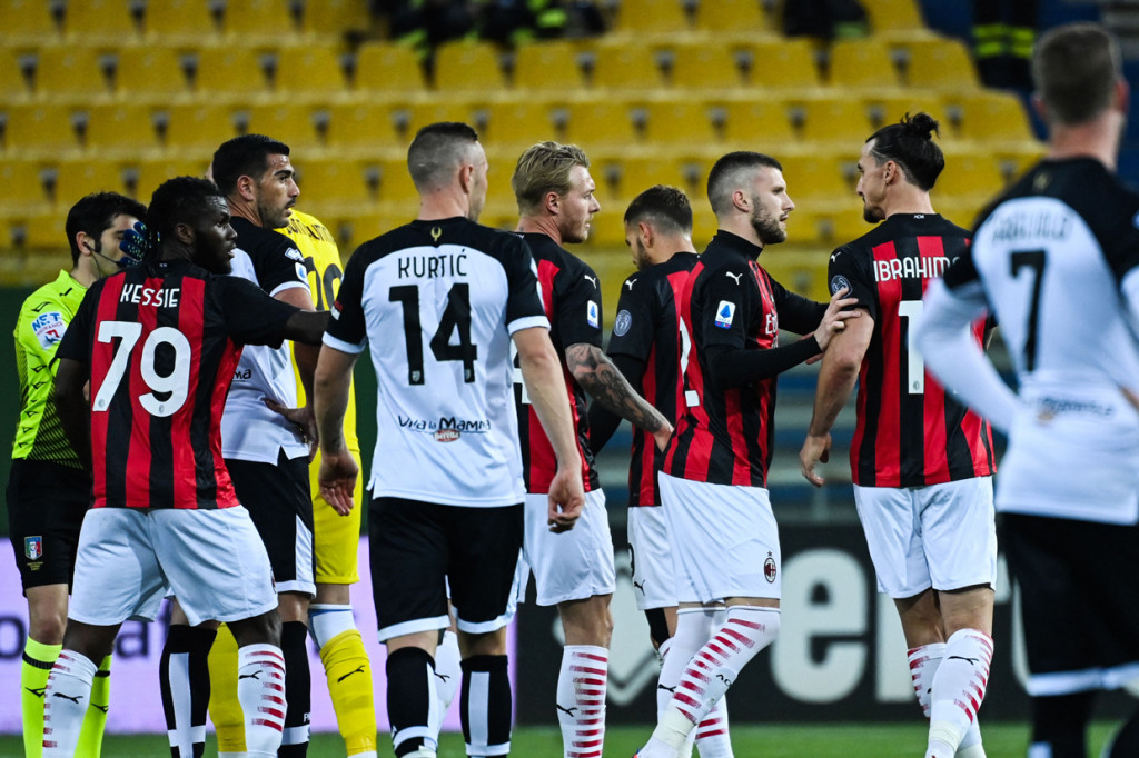 Dengan demikian, Milan bertahan di peringkat kedua klasemen usai mengoleksi 63 poin dari 30 pertandingan. Pasukan Stefano Pioli itu berjarak delapan poin dari Inter Milan di Capolista, dan unggul empat angka dari juara bertahan Juventus di urutan ketiga.