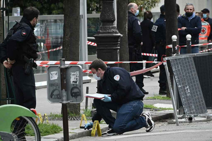 
Petugas menyatakan, penyerang melepaskan beberapa tembakan ke rumah sakit geriatri swasta Henry Dunant yang dikelola oleh Palang Merah di distrik 16 kelas atas. 