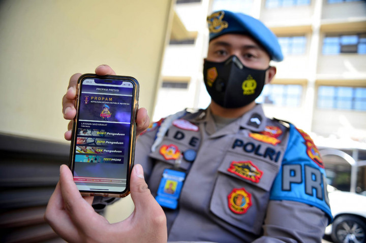 Aplikasi 'Propam Presisi' tersebut diciptakan oleh Divisi Profesi dan Pengamanan (Divpropam) Polri sebagai sarana pengaduan oknum polisi maupun PNS di kesatuan Polri agar bisa melapor lebih cepat, mudah, transparan, akuntabel dan informatif. 