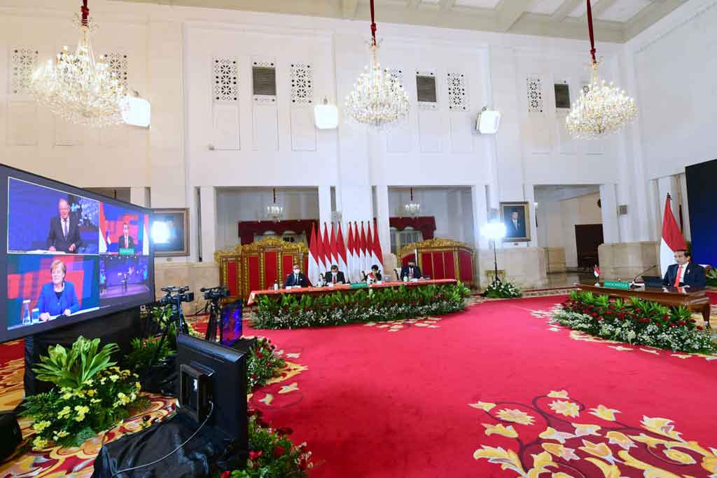 Presiden Joko Widodo bersama Kanselir Jerman Angela Merkel meresmikan bersama pembukaan Hannover Messe 2021 Digital Edition secara virtual, Senin, 12 April 2021.