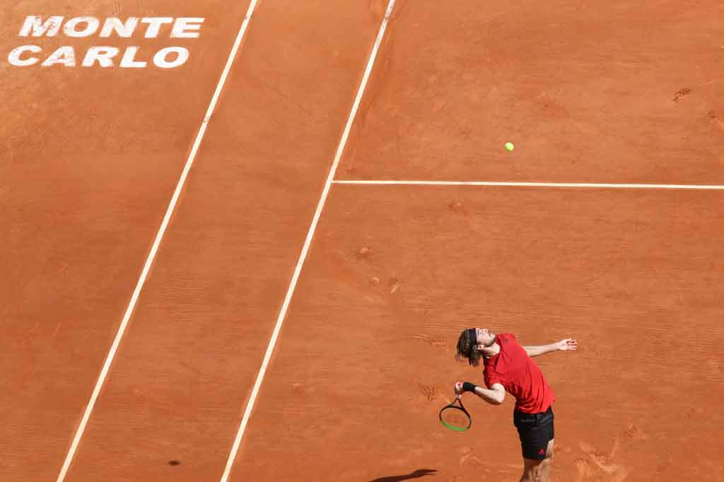 Tsitsipas masih menunggu calon lawan di babak 16 besar, antara John Millman dan unggulan ke-16 Cristian Garin untuk memperebutkan tempat di perempat final.