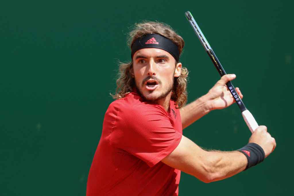 Tsitsipas menembakkan sembilan winner dalam pertandingan selama satu jam 24 menit melawan pemenang Dubai Open itu.