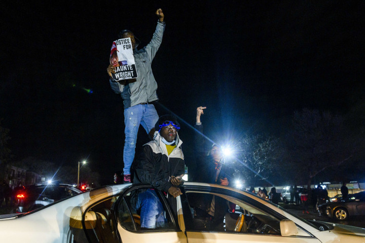 Hal itu menyusul aksi protes warga terkait dengan penembakan mati warga kulit hitam, Daunte Wright (20), pada Minggu, 11 April lalu.