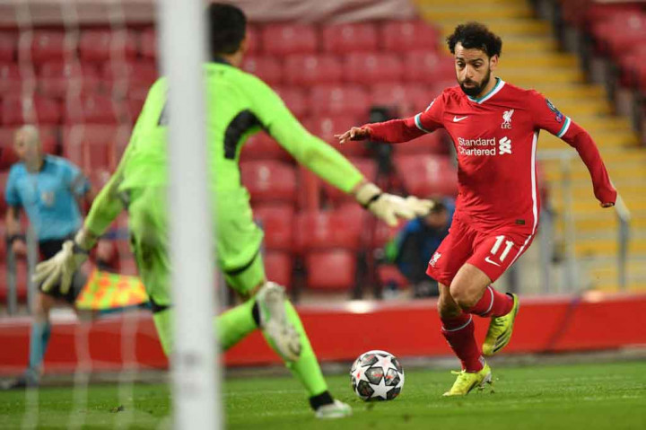 The Reds sebetulnya tampil begitu agresif sejak kickoff. Peluang pertama diperoleh Mohamed Salah saat laga baru berusia dua menit. Sayang tembakannya masih berhasil diselamatkan kiper Thibaut Cortouis.