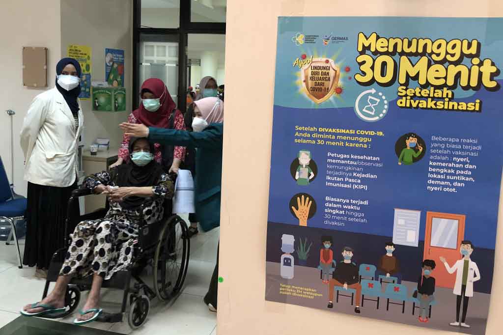 Hingga 11 April 2021, vaksinasi dosis 1 telah dilakukan kepada 526.687 lansia (57,8%) dan vaksinasi dosis 2 mencakup 173.234 lansia (19,0%), dengan target vaksinasi sebanyak 911.631 lansia.