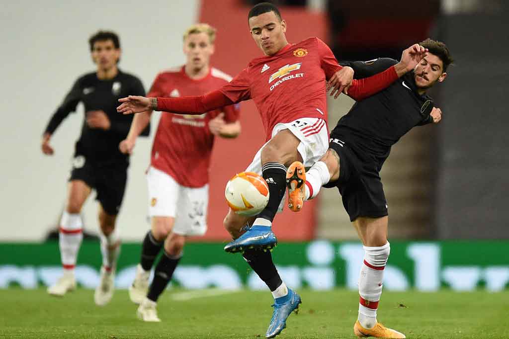 Lima menit memasuki babak kedua Mason Greenwood hampir menggandakan keunggulan timnya jika saja tembakannya tidak dihentikan oleh kiper kiper Rui Silva.