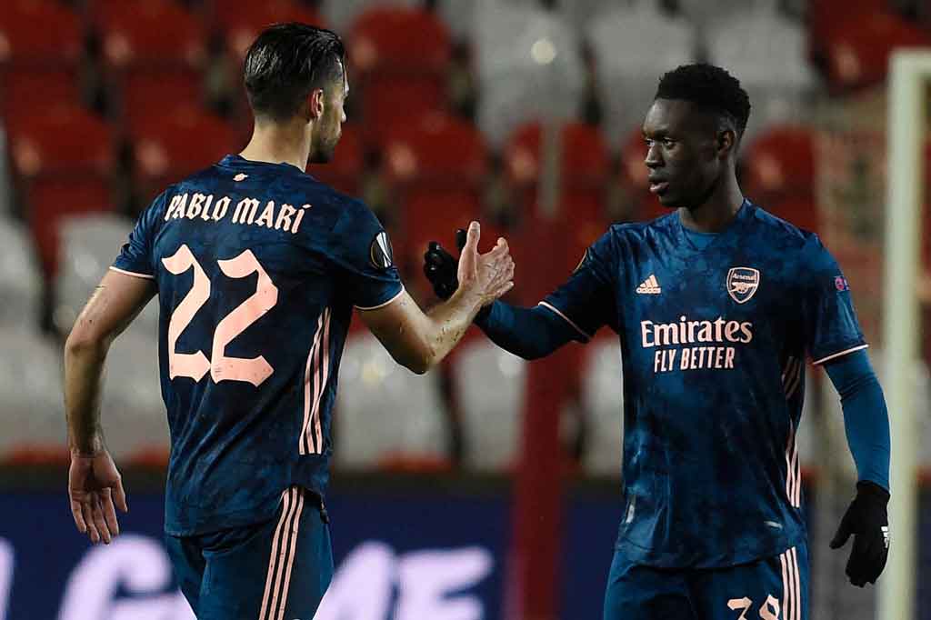 The Gunners terus memberondong pertahanan Slavia dan pada menit ke-24 mereka memperlebar keunggulan menjadi 3-0 lewat aksi Bukayo Saka yang menusuk dari sisi kanan sebelum melepaskan tembakan yang tak terbendung oleh Kolar. Skor 3-0 bagi Arsenal bertahan hingga turun minum.