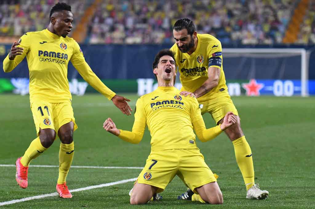 Lantas dua menit jelang turun minum kapten Gerard Moreno menggandakan keunggulan Villarreal memanfaatkan bola muntah hasil tembakan Alcacer yang tak dihentikan secara sempurna oleh Livakovic.