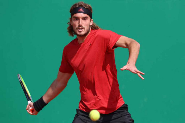 Tsitsipas, yang menjadi unggulan keempat, sedang memburu gelar pertamanya musim ini dan kini mencatatkan rekor menang-kalah 19-5 pada musim 2021.