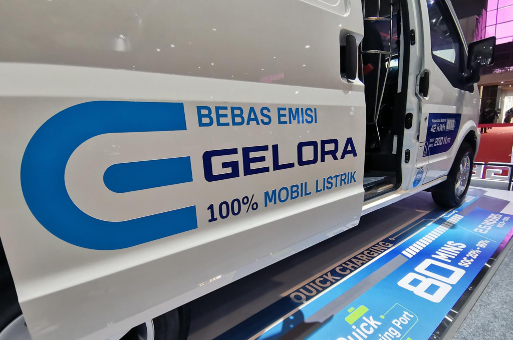 Mobil ini tidak memiliki emisi gas buang karena ditenagai 100 persen energi listrik.