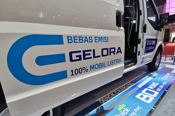 Mobil ini tidak memiliki emisi gas buang karena ditenagai 100 persen energi listrik.