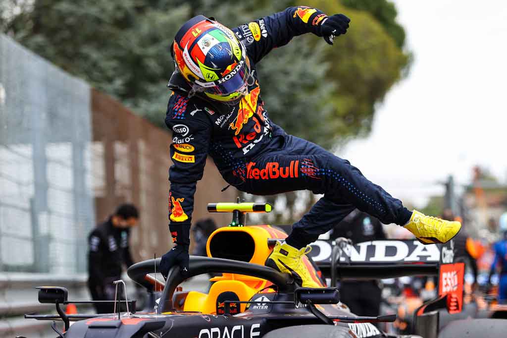 Finis P2, Perez untuk pertama kalinya mengalahkan rekan satu timnya di Red Bull, Max Verstappen, yang menegaskan kecepatan mobil RB16B pada posisi start ketiga, 0,087 detik dari catatan pole sitter.