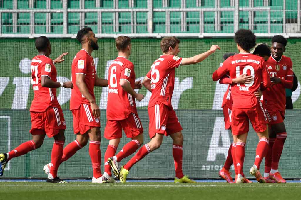 Namun tim tamulah yang unggul terlebih dahulu. Pada menit ke-15, Jamal Musiala membuka keunggulan Bayern lewat kecekatannya melewati hadangan Maxence Lacroix sebelum melepaskan tembakan yang gagal diantisipasi sempurna oleh kiper Koen Casteels.