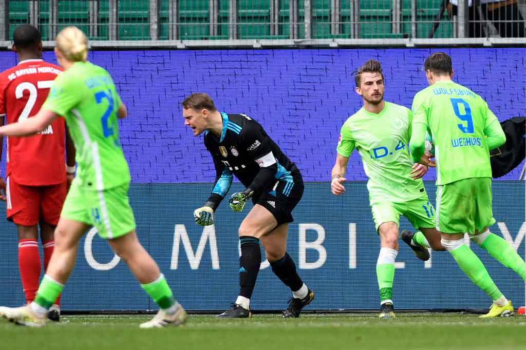 Pada menit ke-54 Wolfsburg berhasil memperkecil ketertinggalan menjadi 2-3 melalui Maximilian Philipp yang bereaksi lebih cepat dari Neuer untuk menyambut umpan silang Paulo Otavio.