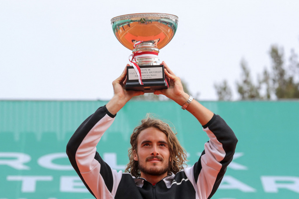 Selanjutnya, Tsitsipas akan naik ke posisi pertama di kualifikasi menuju turnamen Turin pada Senin, 19 April 2021.
