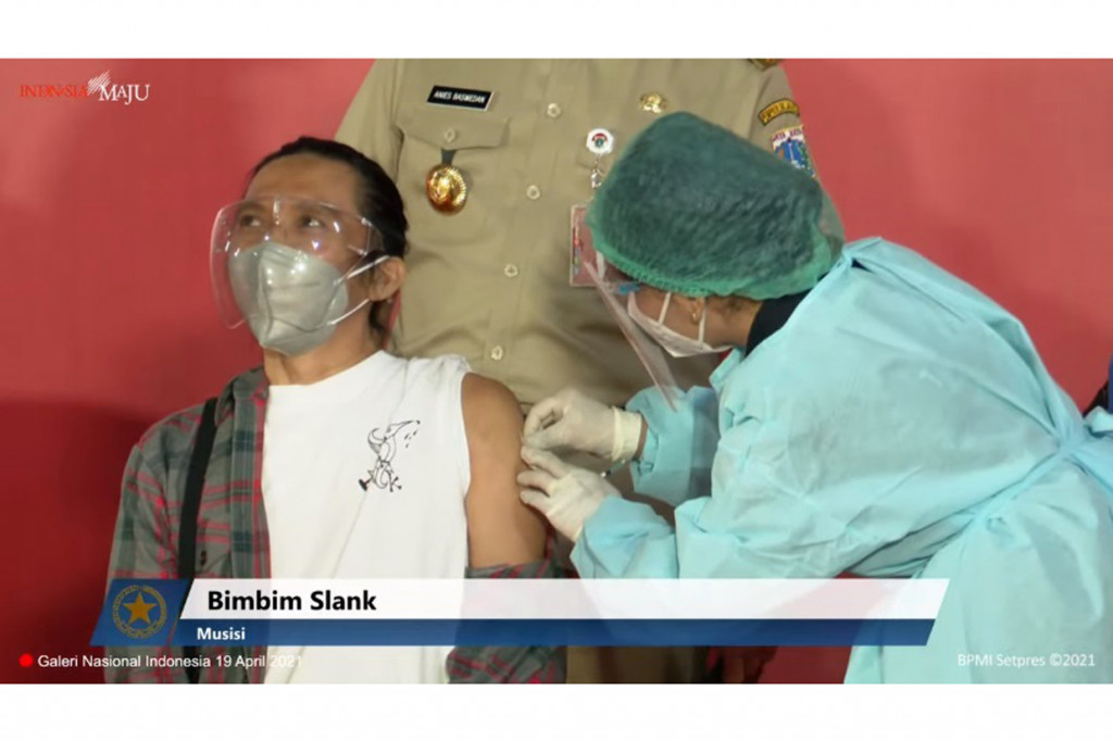 Pelaksanaan vaksinasi ini sejalan dengan kampanye sosial Media Group dan Slank bertajuk 'Vaksin untuk Indonesia'. Kampanye ini adalah upaya untuk bersama-sama bangkit dari pandemi dan memupuk optimisme menuju normal baru dengan terus menjaga kesehatan fisik dan mental.