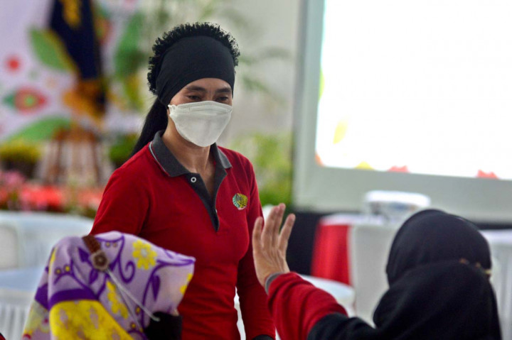 Terpidana korupsi Sri Wahyumi Maria Manalip mengikuti penyuluhan antikorupsi di Lembaga Pemasyarakatan Kelas IIA Tangerang, Banten.