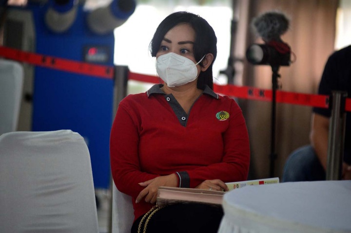 Terpidana korupsi Diah Ayu Kusumaningrum mengikuti penyuluhan antikorupsi di Lembaga Pemasyarakatan Kelas IIA Tangerang, Banten.