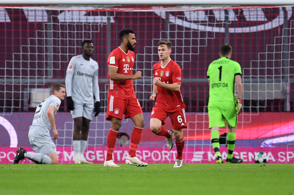 Bayern membuka keunggulan di menit-menit awal pertandingan. Eric Maxim Choupo-Moting membawa Bayern memimpin pada menit ketujuh.