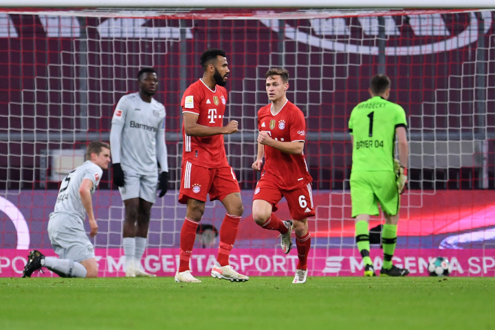 Bayern membuka keunggulan di menit-menit awal pertandingan. Eric Maxim Choupo-Moting membawa Bayern memimpin pada menit ketujuh.