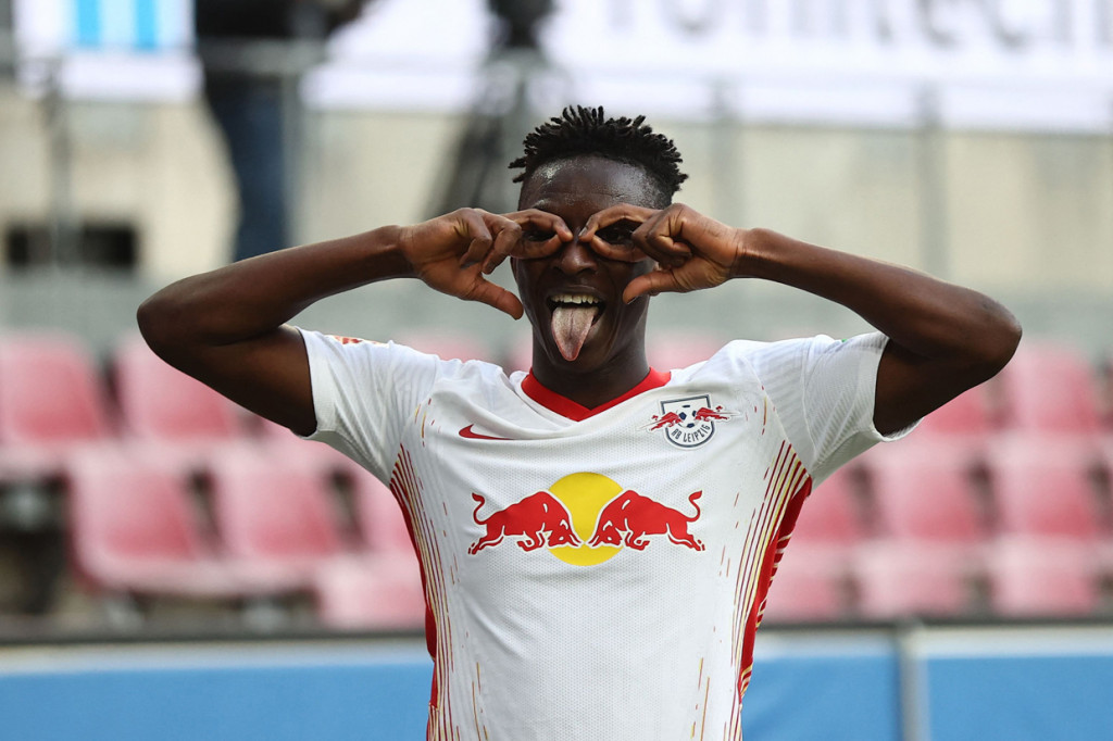 Sedangkan Leipzig hanya bisa membalas lewat gol Amadou Haidara di menit ke-59.