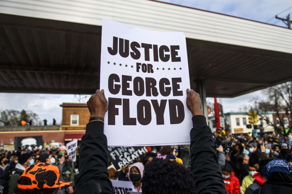 Hukuman maksimal bagi pelanggaran pembunuhan tingkat dua tak disengaja adalah 40 tahun penjara. 