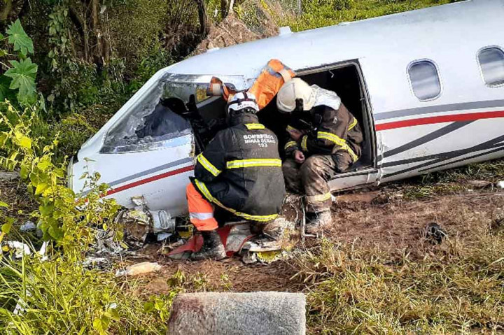 Kecelakaan itu terjadi sekitar pukul 14.00. waktu setempat (1700 GMT), saat pesawat Learjet Model 35 mencoba mendarat dan roda pendaratannya tidak terbuka. Pesawat keluar dari landasan, tetapi tetap dalam batas area bandara.