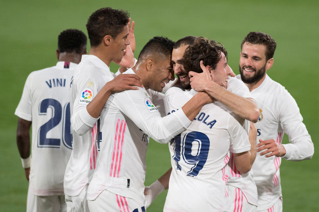 Kemenangan ini membawa Madrid ke puncak klasemen LaLiga. El Real menggusur posisi sang rival sekota, Atletico Madrid.