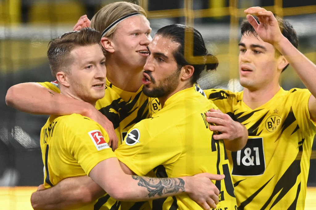 Dortmund membuka keunggulan di menit ke-27. Reus membobol gawang Union Berlin melalui bola sepakan kaki kanannya dari jarak dekat. Tim tuan rumah memimpin 1-0.