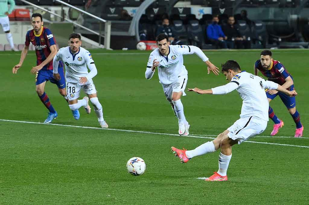 Pada menit ke-69, Getafe mendapatkan hadiah penalti akibat Ronald Araujo menginjak kaki Enes Unal. Unal berhasil menjalankan tugasnya dengan baik untuk mengecoh Ter Stegen dan mengubah kedudukan menjadi 3-2.  