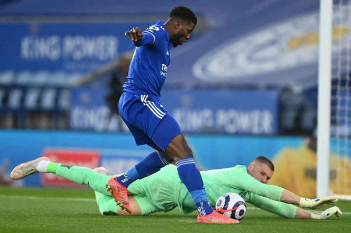 Kedua tim tampil agresif sejak awal laga. Kiper The Baggies, Sam Johnstone berhasil dua kali mementahkan tembakan Kelechi Iheanacho dalam situasi satu lawan satu, sebaliknya di ujung gawang peluang Mbaye Diagne masih bisa dihadang oleh bek Leicester Wesley Fofana.