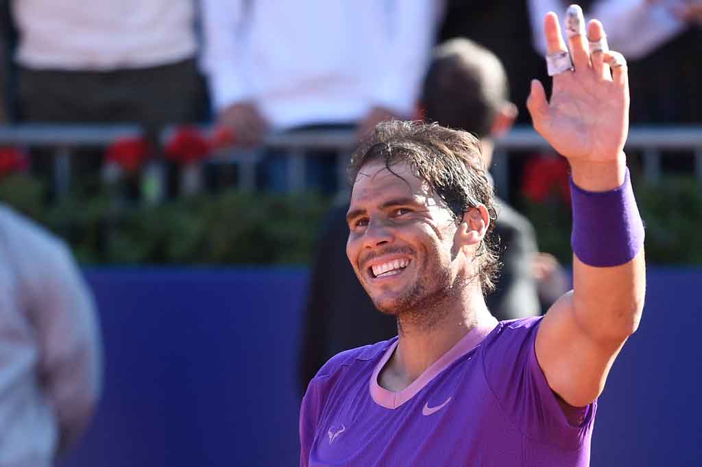 
Nadal, yang merebut gelar Barcelona pertamanya saat berusia 18 tahun pada turnamen 2005, akan menghadapi Pablo Carreno Busta di semifinal hari Sabtu, 24 April 2021.