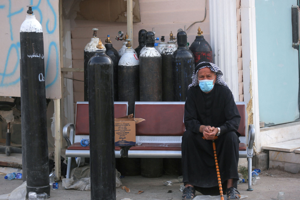 Kementerian kesehatan setempat mencatat total 1.025.288 kasus dan 15.217 kematian, sejak infeksi pertama dilaporkan di negara itu pada Februari 2020.