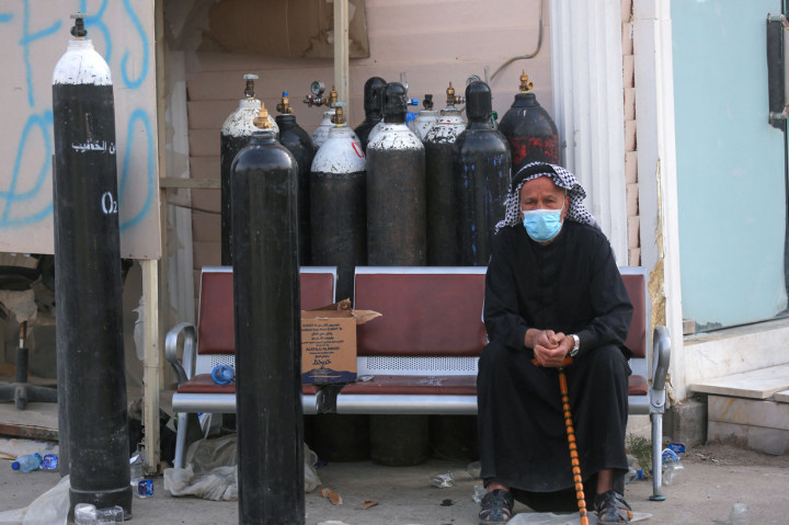 Kementerian kesehatan setempat mencatat total 1.025.288 kasus dan 15.217 kematian, sejak infeksi pertama dilaporkan di negara itu pada Februari 2020.