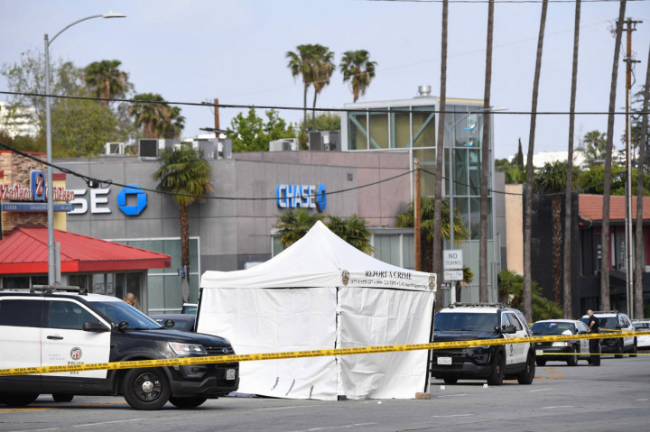 Selanjutnya, Divisi Investigasi LAPD saat ini masih menyelidiki insiden tersebut dengan melakukan wawancara dan mengumpulkan bukti.