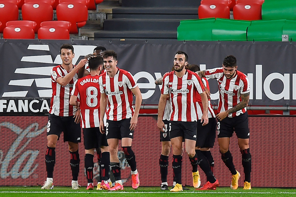 Bilbao mencetak gol kedua empat menit sebelum waktu normal berakhir. Inigo Martinez menaklukkan Oblak melalui bola tandukannya, memaksimalkan sepak pojok Ibai Gomez.