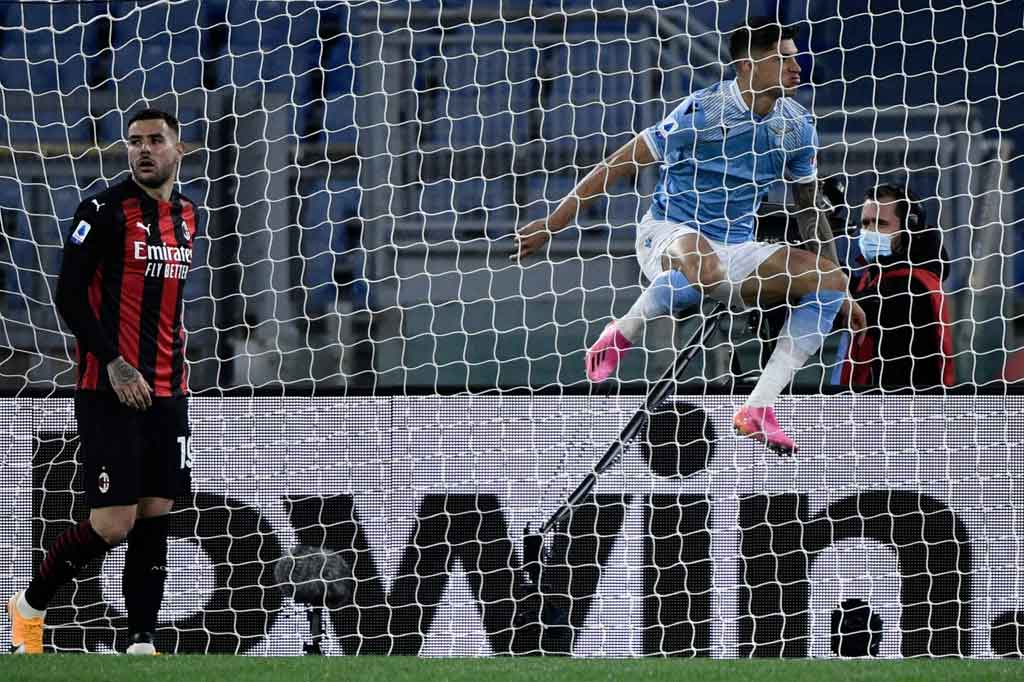 Correa melakukan selebrasi usai menjebol gawang Donnarumma.