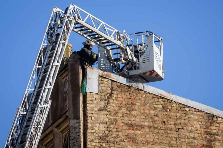 Wakil Kepala Polisi Latvia Andrejs Grishins menyatakan bahwa petugas belum bisa mengidentifikasi para korban. 
