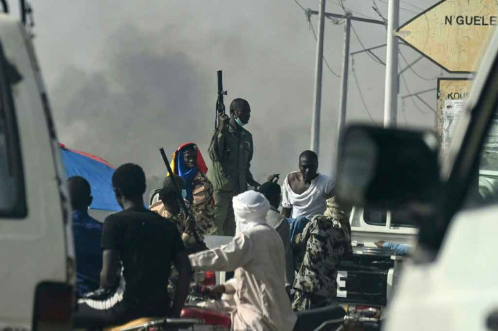 Polisi Chad bentrok dengan demonstran oposisi di N'djamena pada Selasa, 27 April 2021. Peristiwa tersebut mengakibatkan sedikitnya enam orang meninggal dunia.