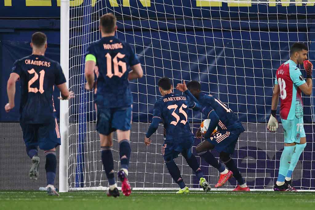 Pada menit ke-72, Arsenal akhirnya betul-betul memperoleh hadiah tendangan penalti setelah Bukayo Saka dijatuhkan oleh Trigueros di dalam area terlarang. Pepe yang jadi algojo dengan dingin memperdaya Rulli untuk memperkecil ketertinggalan Arsenal 1-2 pada menit ke-73.