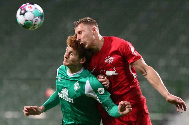 Pada menit ke-65 Leipzig nyaris membobol gawang Bremen lewat sundulan Willi Orban menyambut umpan silang Nkunku. Sayang bola masih menerpa mistar gawang dan bola liar yang berusaha disambar Mukiele bisa disapu oleh Jean-Manuel Mbom.