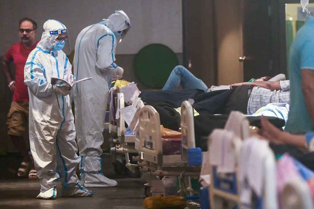 India melaporkan peningkatan kasus covid-19 harian sebanyak 401.993 kasus virus corona jenis baru pada Sabtu, 1 Mei 2021, saat negara tersebut membuka program vaksinasi besar-besaran untuk orang dewasa, meski sejumlah negara bagian telah mewanti-wanti akan adanya kekurangan vaksin akut.