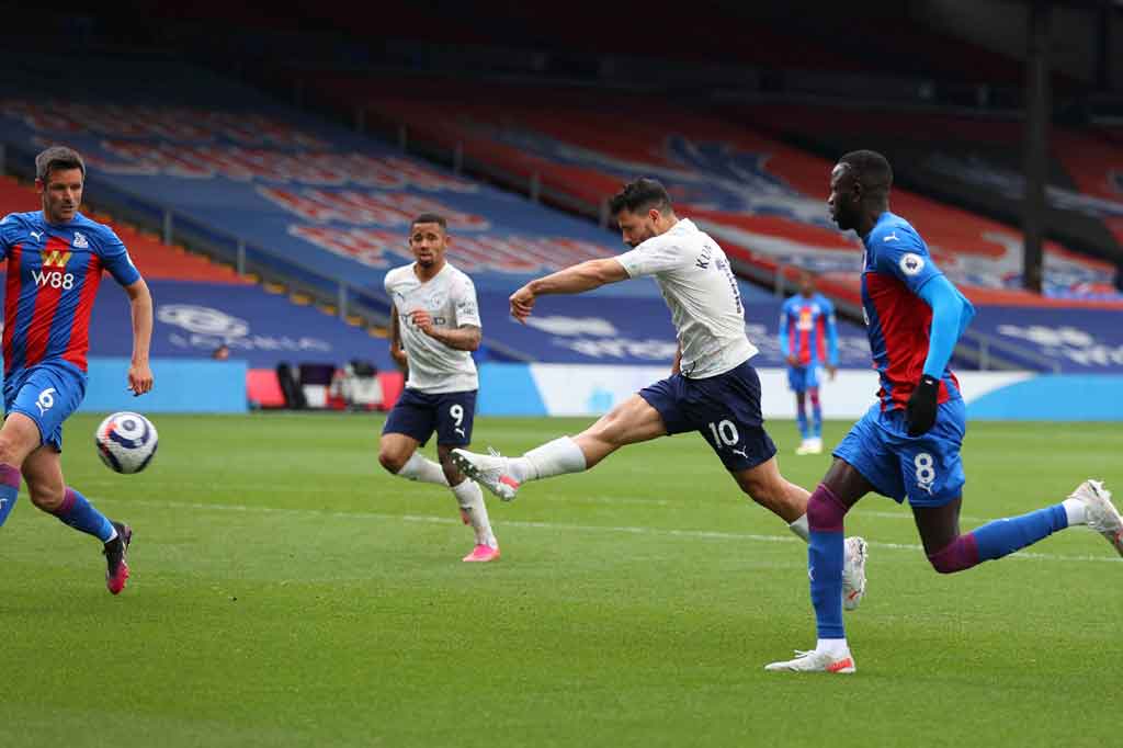 Kebuntuan akhirnya terpecahkan pada menit ke-57 lewat tembakan dari sudut sempit Sergio Aguero usai menyambut umpan matang Benjamin Mendy. Skor 1-0 untuk City.