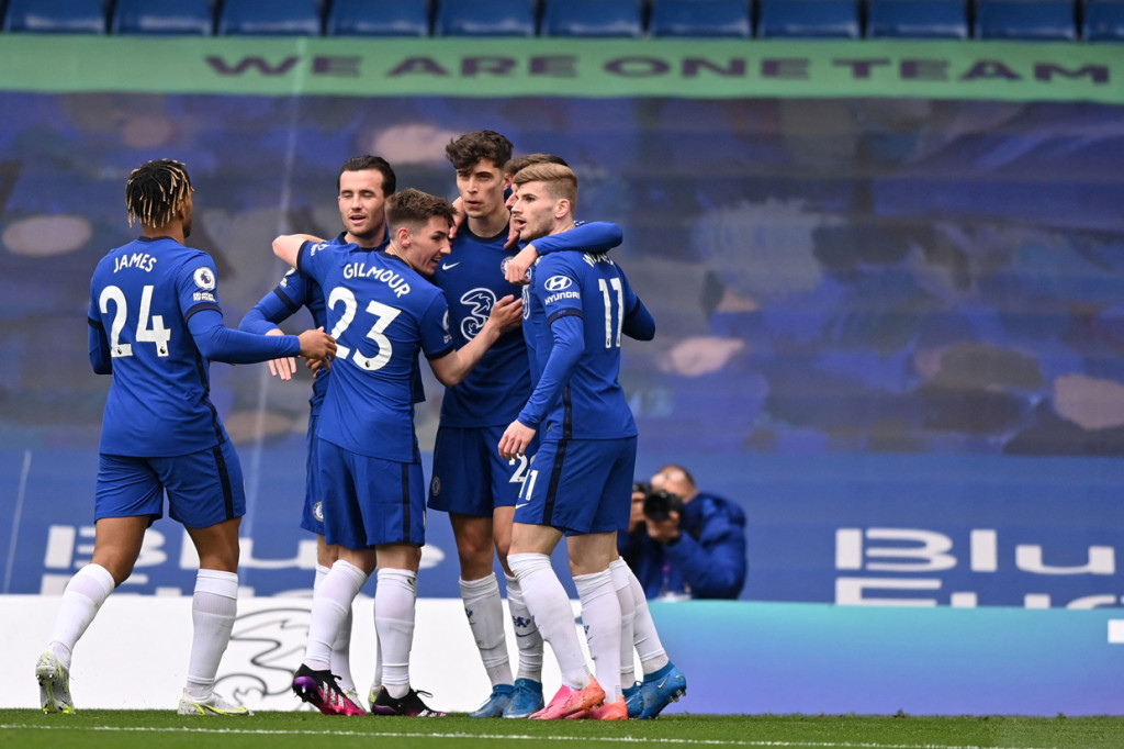 Chelsea meraih tiga poin saat menjamu Fulham di pekan ke-34 Liga Inggris, usai menang 2-0.