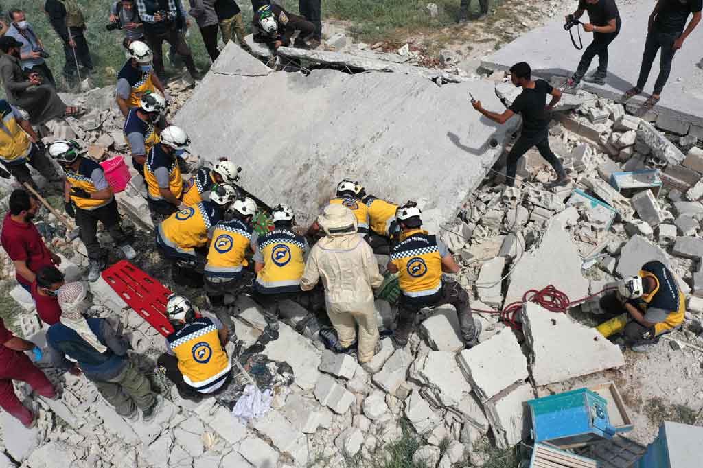 Sebuah ledakan terjadi di depot senjata yang dikelola jihadis di wilayah Idlib barat laut Suriah pada Senin, 3 Mei 2021. Sedikitnya tiga orang meninggal akibat kejadian tersebut.