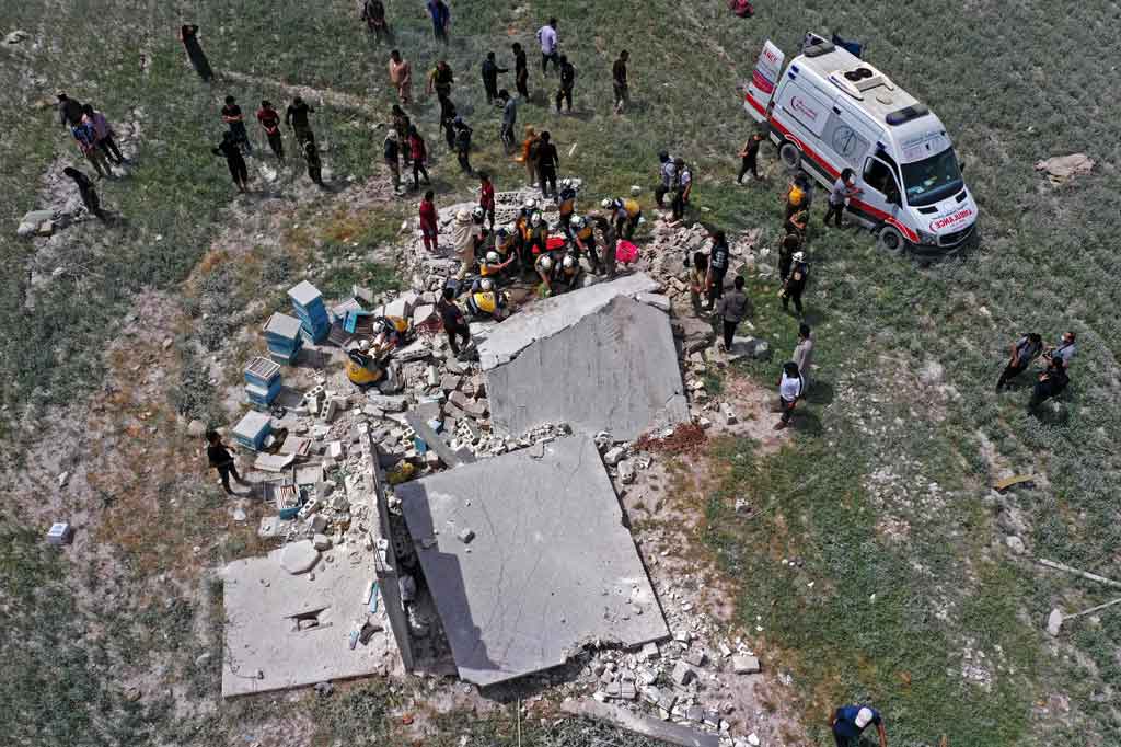 edakan itu membuat gudang menjadi berkeping-keping dan membakar ladang di dekatnya. Gudang itu terletak di dekat kamp pengungsi di dekat Kota Fuaa.