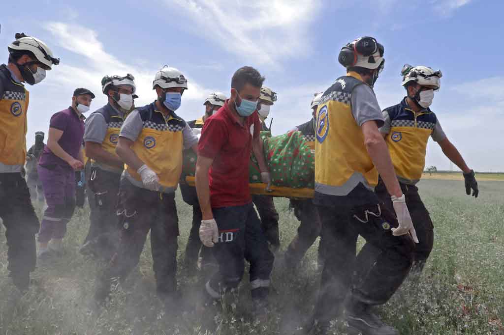 
Belum jelas apa yang menyebabkan ledakan itu, tetapi pengawas perang mengatakan kemungkinan besar disebabkan oleh serangan udara.