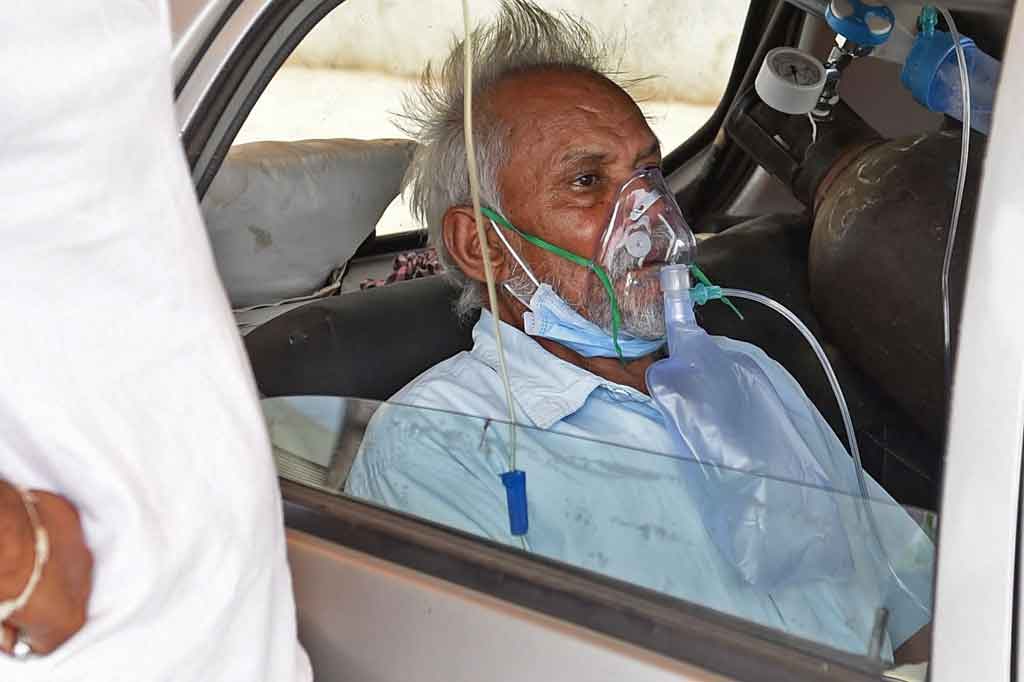 Menurut Kementerian Kesehatan, dalam 24 jam terakhir, India menambah 357.229 kasus covid, sehingga total menjadi 20,3 juta. Sementara kematian naik 3.449 menjadi 222.408. Banyak ahli menduga angka sebenarnya jauh lebih tinggi.